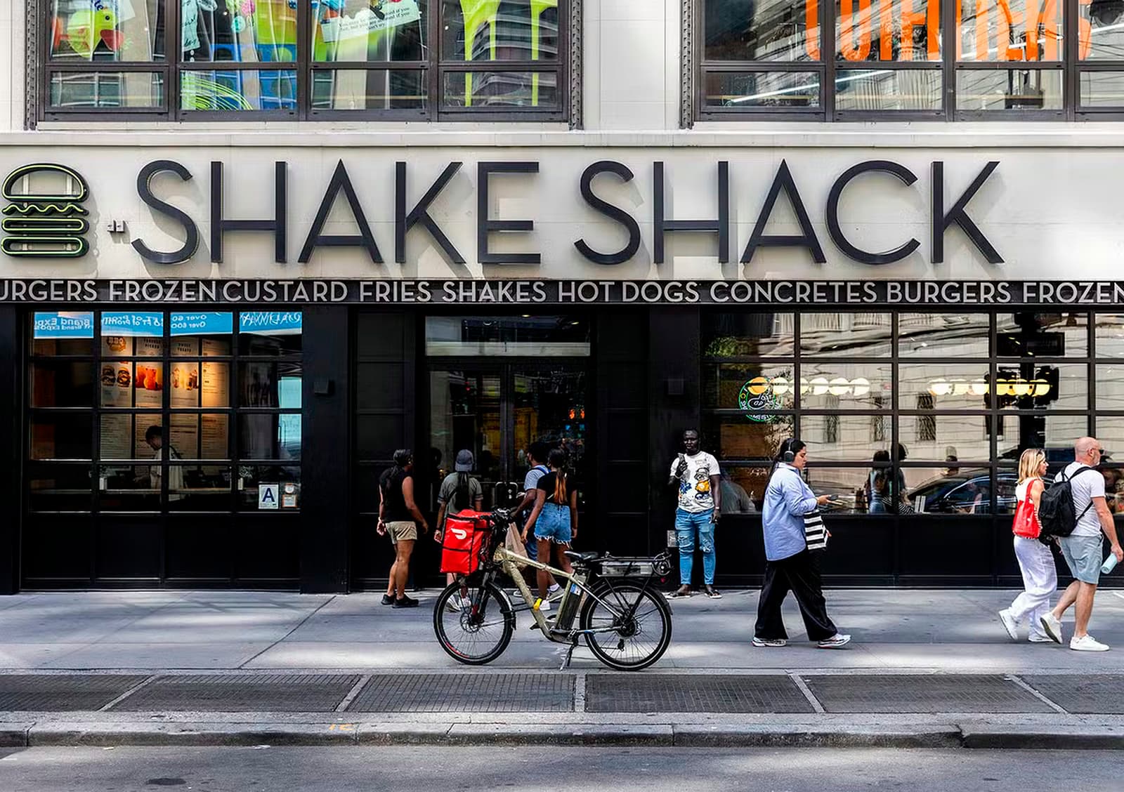 Shake Shack confirma entrada no Brasil via máster-franquia com 40 lojas planejadas