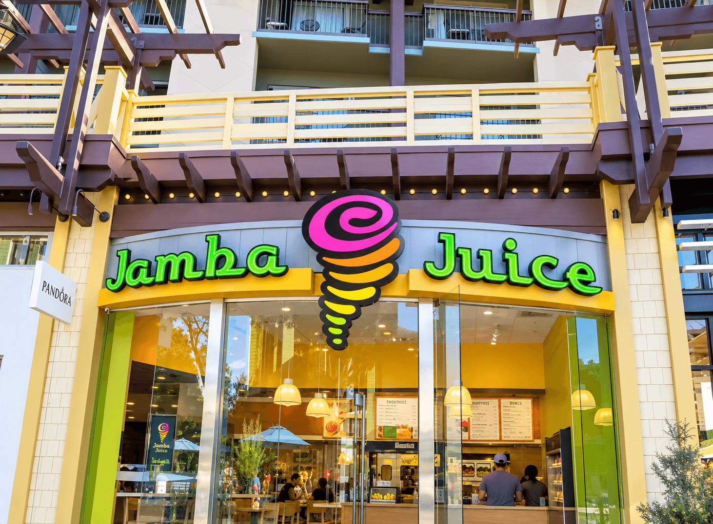 Jamba recua receita por dois anos e reduz rede enquanto testa conceitos